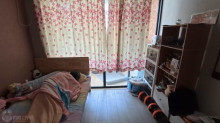 マスク女の部屋に突入

